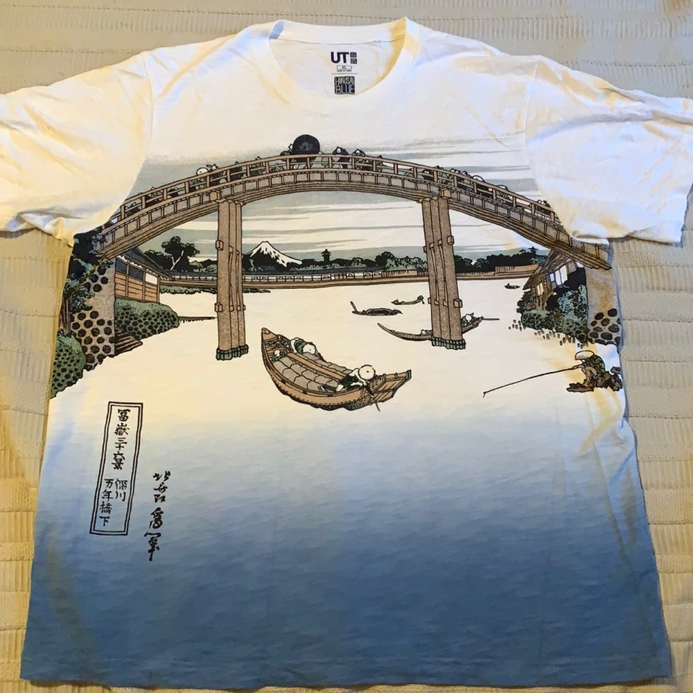 Uniqlo x Hokusai Bridge and Mt. Fuji T-Shirt Size XL